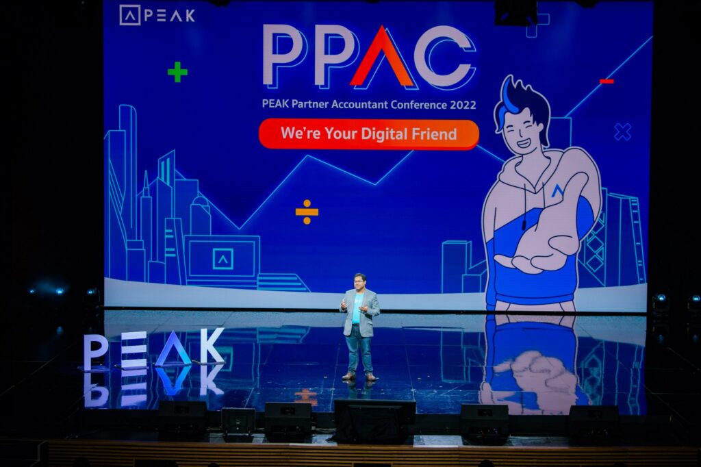 งาน PPAC 2022 ผู้บริหาร PEAK กำลังให้ความรู้แก่ผู้เข้าร่วมสัมมนา